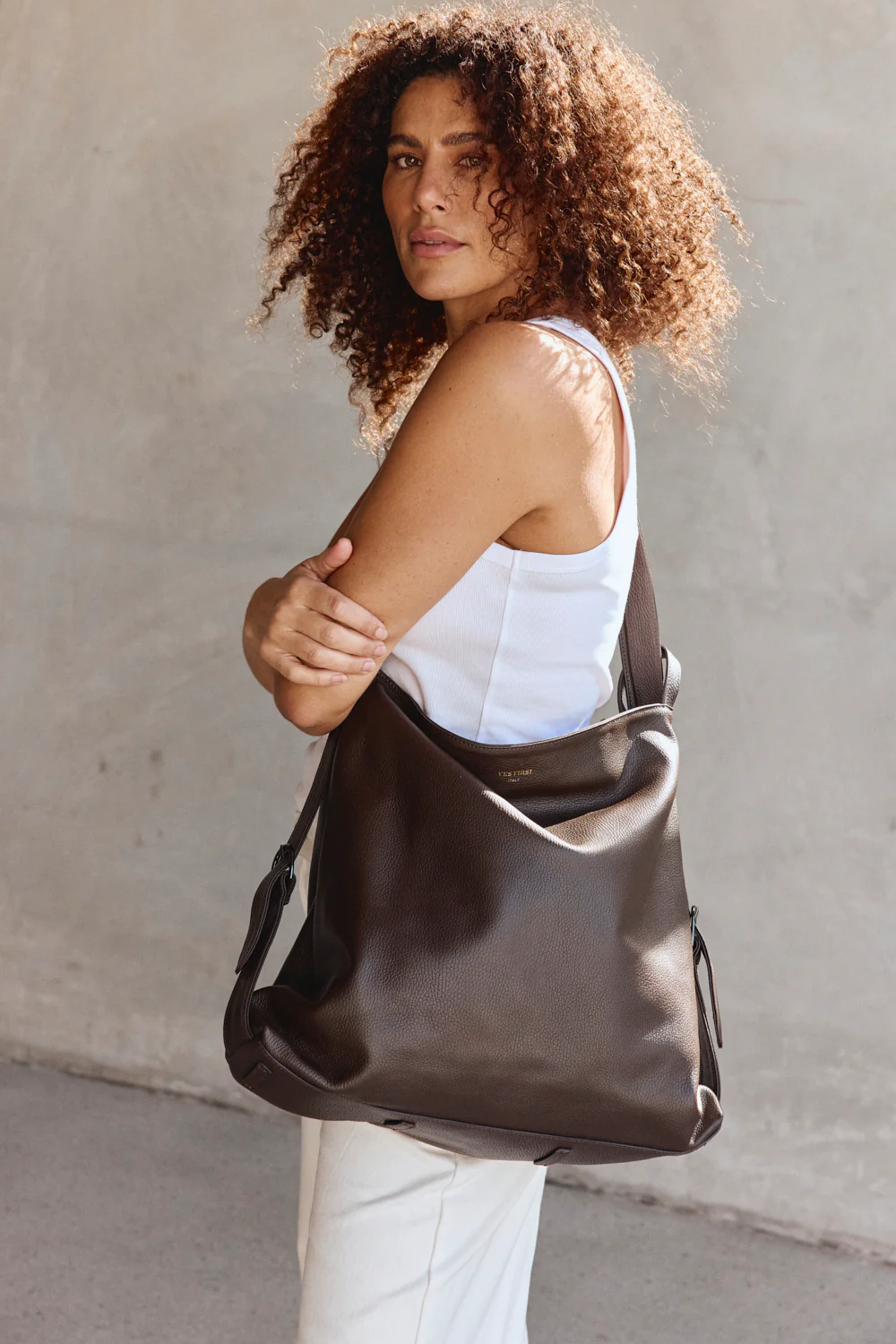 Preorder: Bella XL Dark Chocolate 3-in-1 Convertible Bag - Image 4