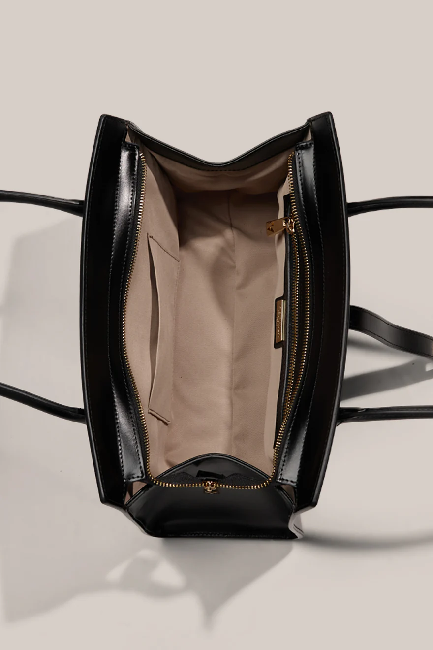 Darcy Structured Leather Shoulder Bag - Image 5